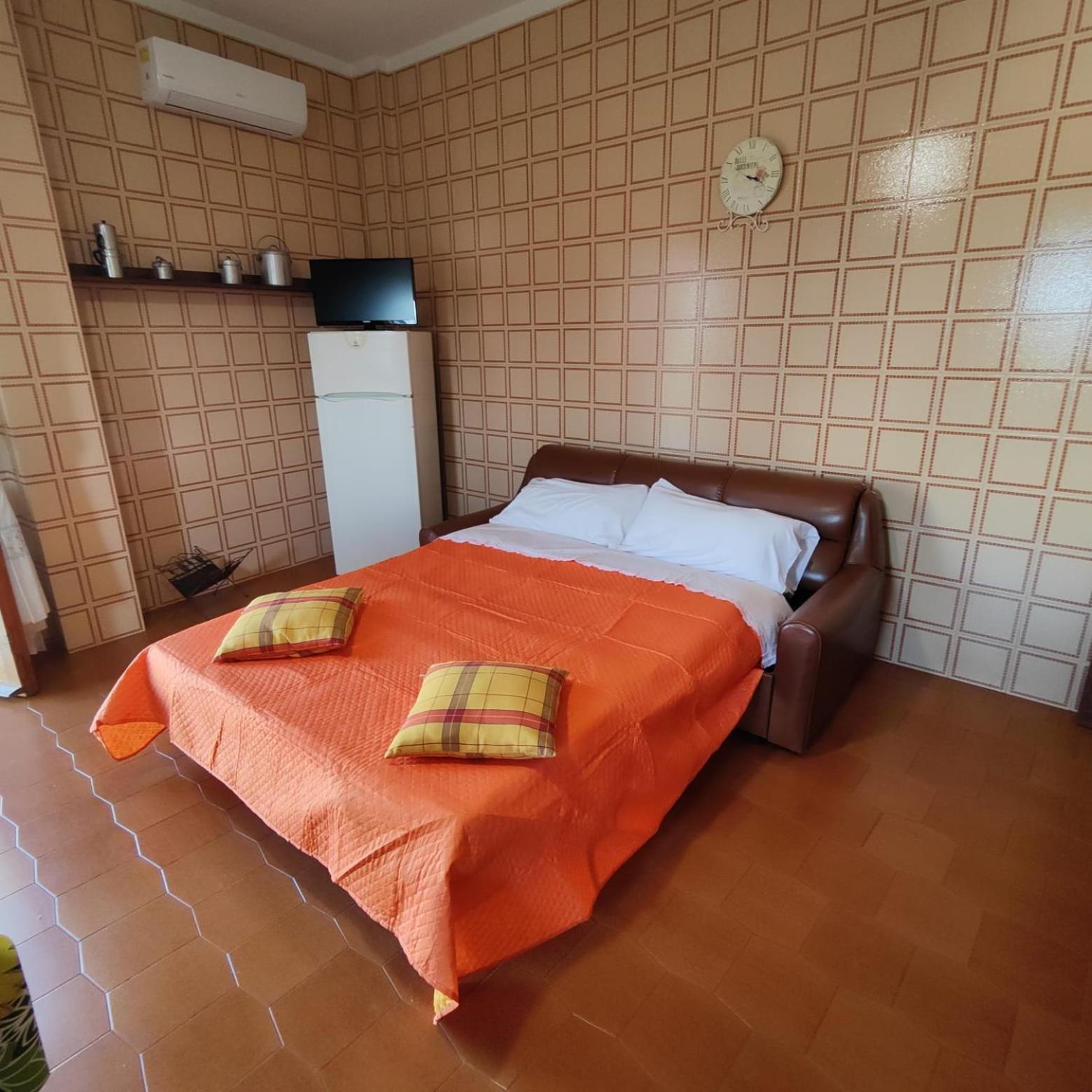 شقة Panoramico Wifi Tv Centro Storico كاستلداتشا المظهر الخارجي الصورة